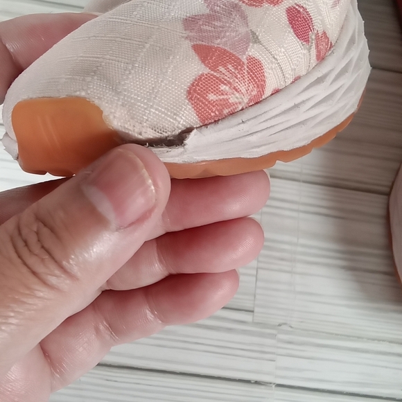 Pink and White Floral Sneakers with Cushioned Sole Nobull Cherry Ripstop 8.5 - Picture 4 of 8